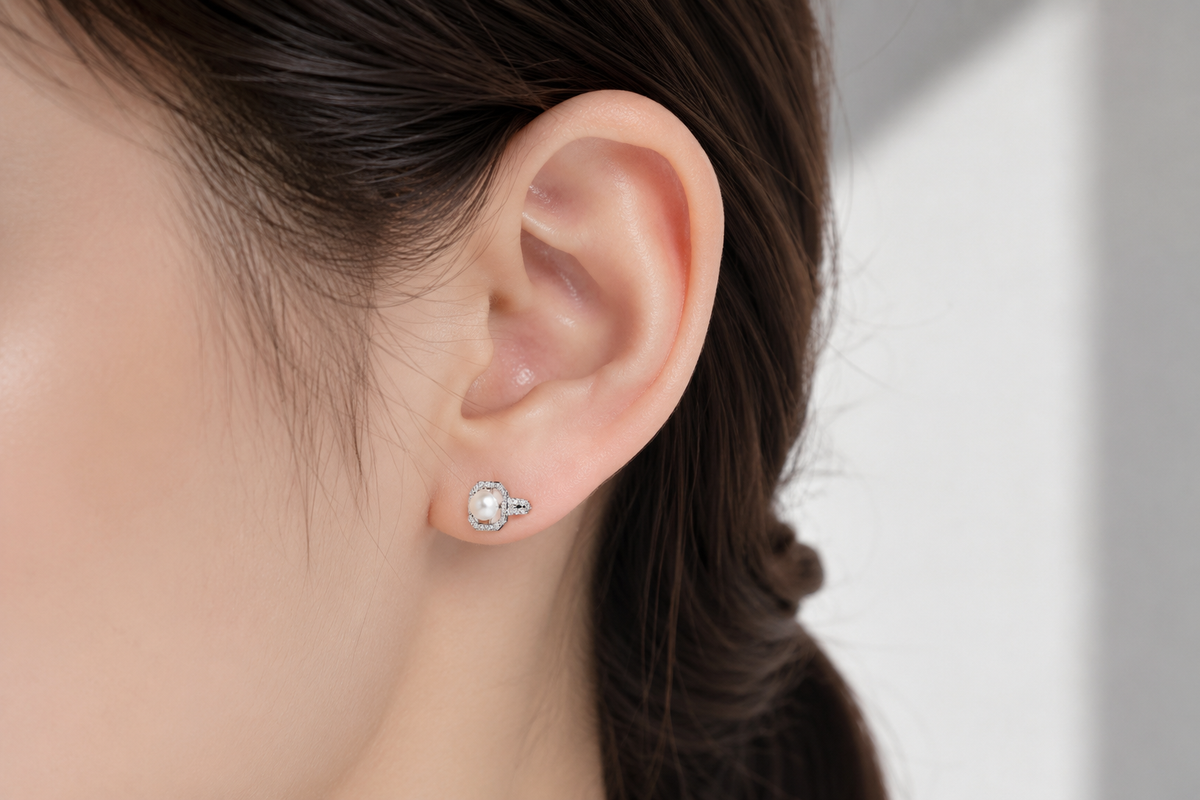 The Geometric Pearl Frame Studs – 925 Sterling Silver