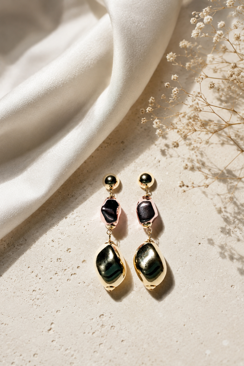 Organic Pebble Drop Earrings – 18k Gold Plated