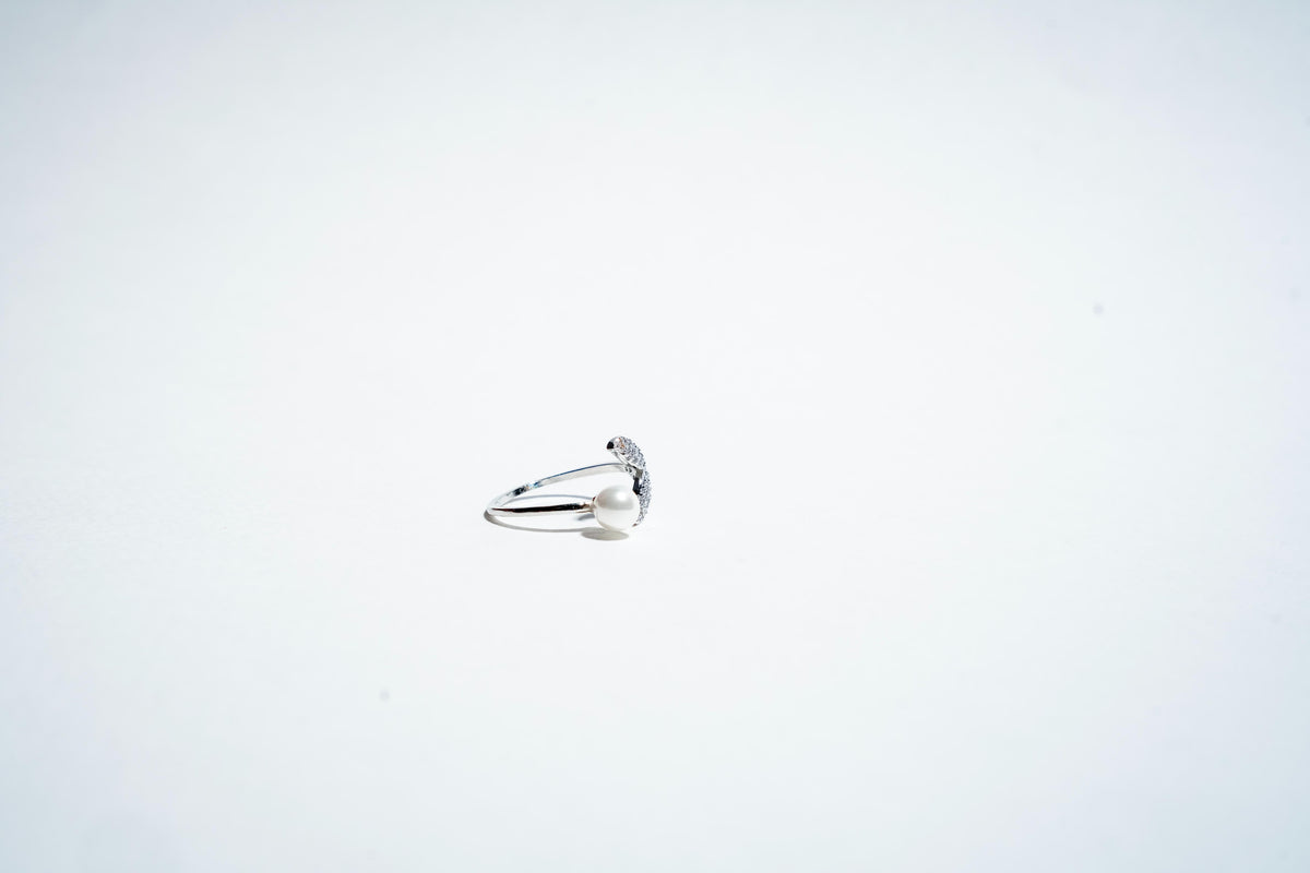 Mermaid’s Serenade: The Enchanted Pearl & Tail Ring