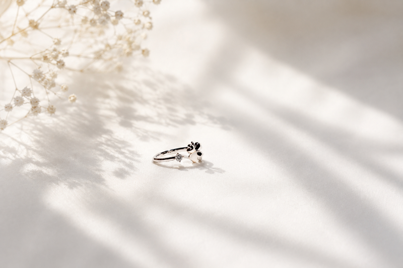 Fortune Bloom: The Lucky Clover Solitaire Ring