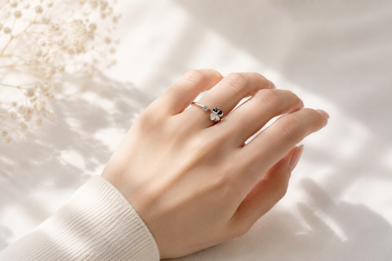 Fortune Bloom: The Lucky Clover Solitaire Ring