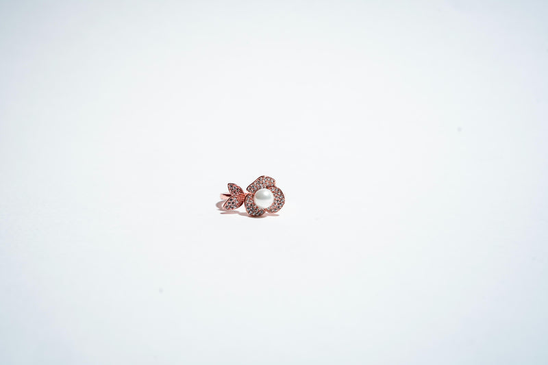 Petal Bloom Pearl Ring: Nature’s Radiance